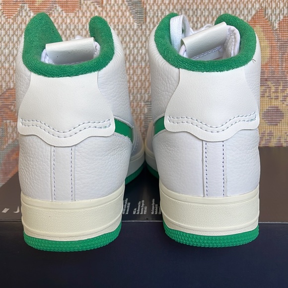 Nike Air Force 1 Sculpt

Men’s Shoes
White/Sail/Stadium Green
DQ5007-100 - Picture 15 of 16